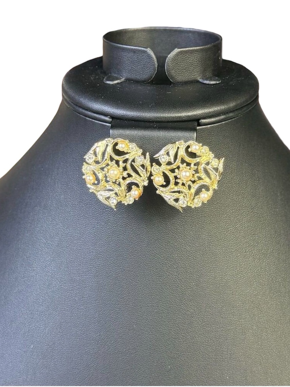 176. Vintage‎ Sarah Coventry Gold Clip-On Earrings Faux Pearl Rhinestone